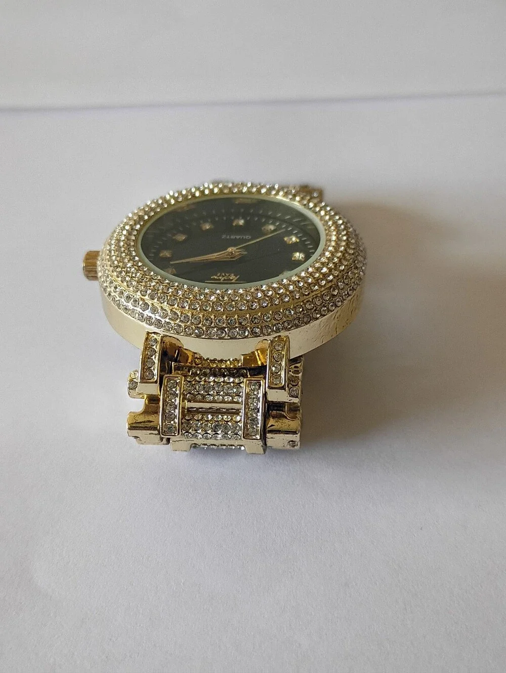 Techno Pavé Model 9109, a luxury-style, iced-out quartz watch